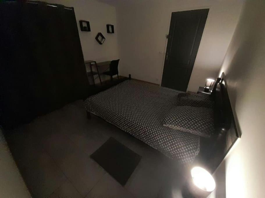 Appartement Spacieux &Tres Calme. Spacious & Very Quiet Apartment. Carros Exterior photo